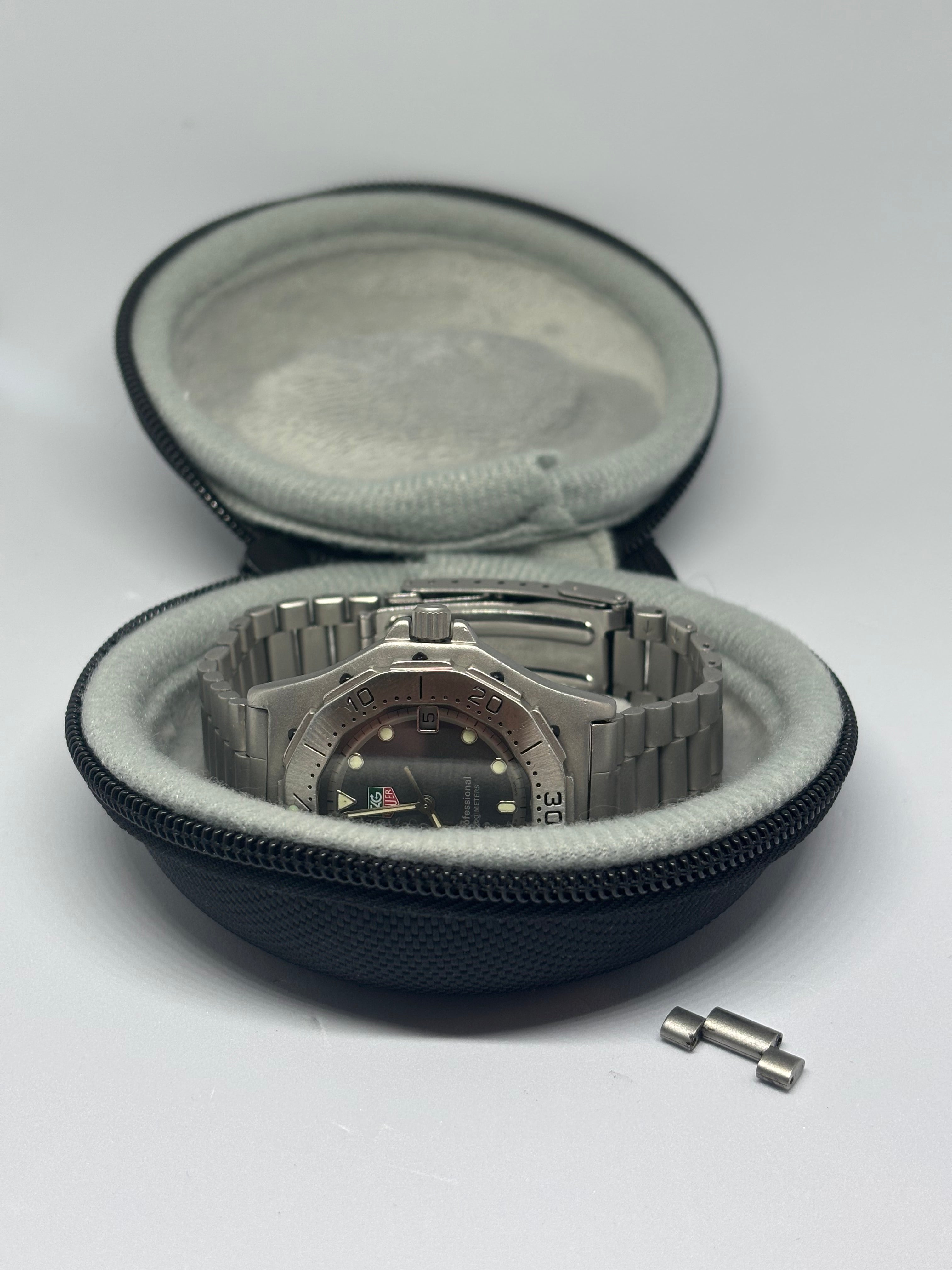 TAG Heuer 3000 Professional - 932.206 - Grey Dial - 38mm - c.1988–1990