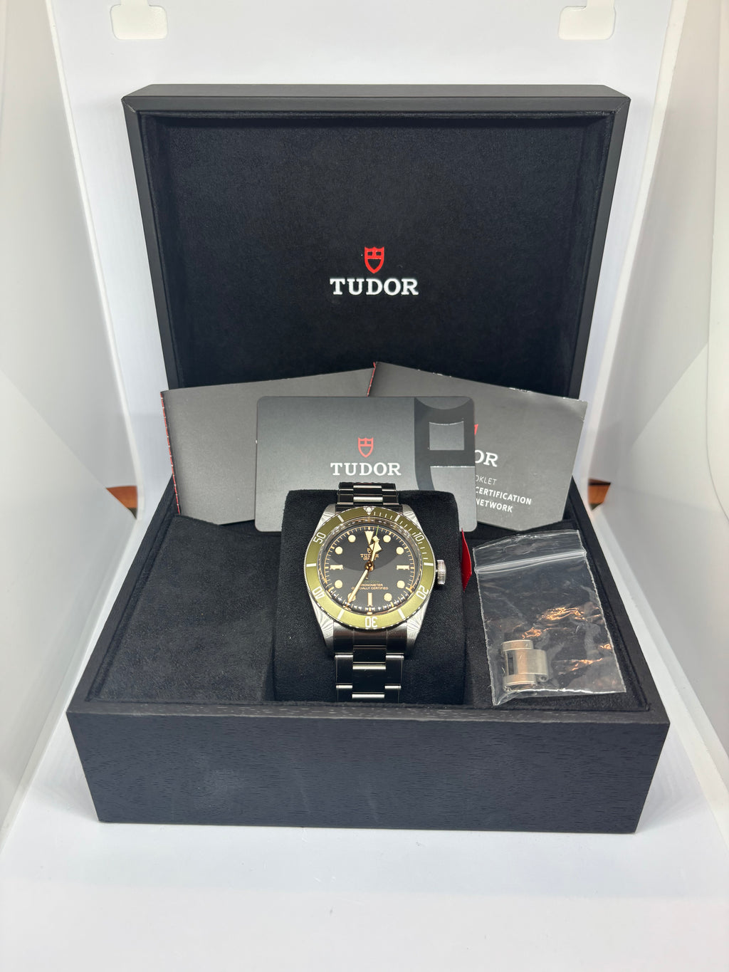 Tudor Black Bay Harrods - M79230G-0001 - Black/Green - 41mm - 2021 - B&P