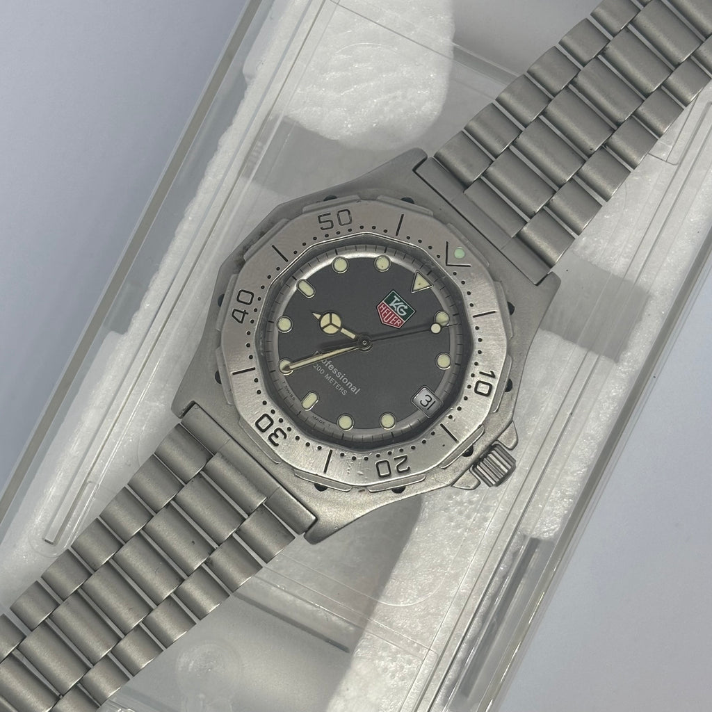 TAG Heuer 3000 Professional - 932.206 - Grey Dial - 38mm - c.1988–1990